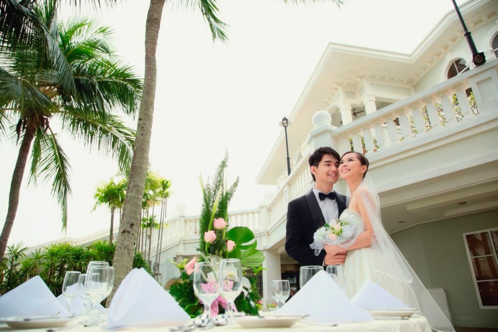 The Beauty of Simple Wedding Cakes