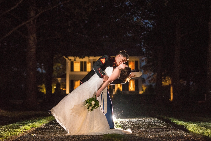 The Beauty of Simple Wedding Cakes